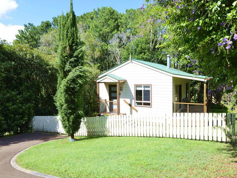 Apple Tree Cottage Montville - Palm Beach Accommodation 15