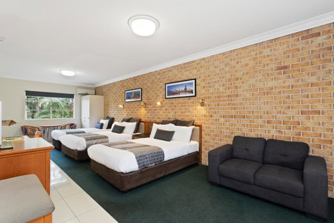 Coopers Colonial Motel - Palm Beach Accommodation 16
