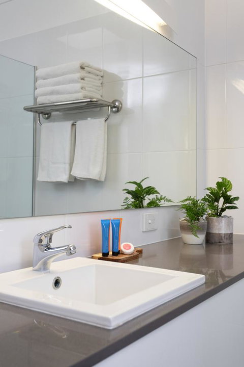 Coopers Colonial Motel - Palm Beach Accommodation 18