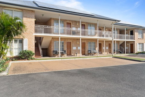 Coopers Colonial Motel - Palm Beach Accommodation 27