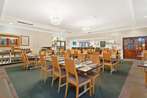 Coopers Colonial Motel - Palm Beach Accommodation 10