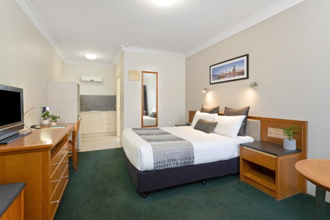 Coopers Colonial Motel - Palm Beach Accommodation 35