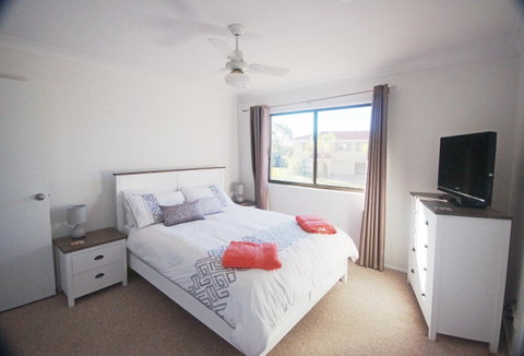 Cloud 8 On Welsby - Palm Beach Accommodation 24