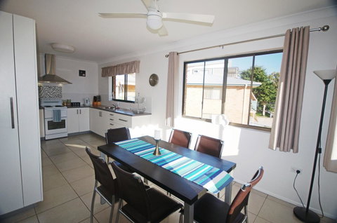 Cloud 8 On Welsby - Palm Beach Accommodation 4