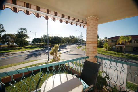 Cloud 8 On Welsby - Palm Beach Accommodation 17