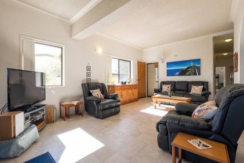 Keith\'s Place, 1 Of The 3 Most Popular Units On Bribie - Palm Beach Accommodation 12