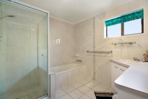 Keith\'s Place, 1 Of The 3 Most Popular Units On Bribie - Palm Beach Accommodation 27