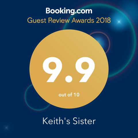 Keith's Sister - Palm Beach Accommodation 2