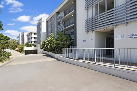 Keith's Sister - Palm Beach Accommodation 14