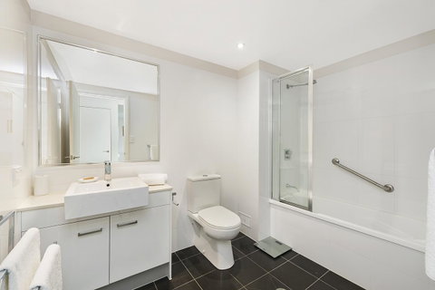 Keith's Sister - Palm Beach Accommodation 10