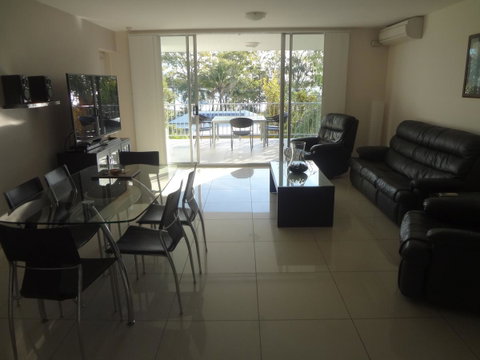 Keith's Sister - Palm Beach Accommodation 21