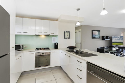 Keith's Sister - Palm Beach Accommodation 7