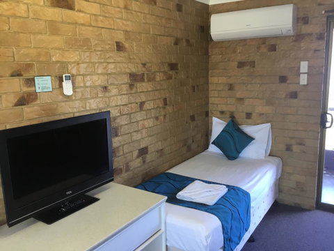 Bribie Waterways Motel - Palm Beach Accommodation 12