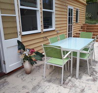 Retro Beach Flat - Palm Beach Accommodation