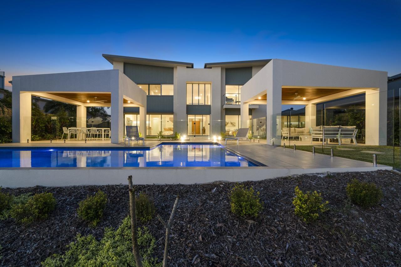 Bribie Island QLD Palm Beach Accommodation