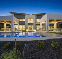 Luxury Canal Front Holiday House - Palm Beach Accommodation