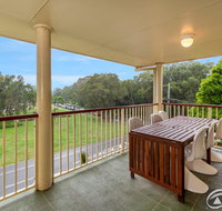 Immaculate Spacious Second Floor Unit Overlooking Pristine Parklands - Palm Beach Accommodation