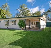 Lowset pet friendly cottage - Sunset Ave Bongaree - Palm Beach Accommodation