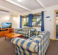 Pet Friendly Cottage in the Heart of Bribie - Wirraway St Bongaree - Palm Beach Accommodation