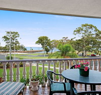 Huge top floor unit across the road....Waterfront - Palm Beach Accommodation