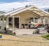 Adventure Bay Holiday Home - Palm Beach Accommodation
