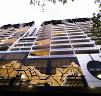 Highgate CBD Apartment - Palm Beach Accommodation