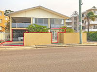 'Mooring One Downstairs' 23 Shoal Bay Rd - Fantastic ground floor duplex with views WIFI and Air Conditioning