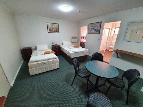 1 Lakeview Plaza - Palm Beach Accommodation 0