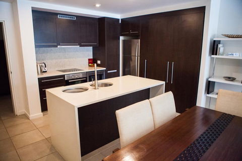 131 Sea Temple Luxury Swimout Apt. - Palm Beach Accommodation 3