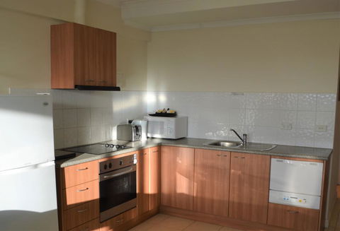 19 Lakeview Plaza - Palm Beach Accommodation 3