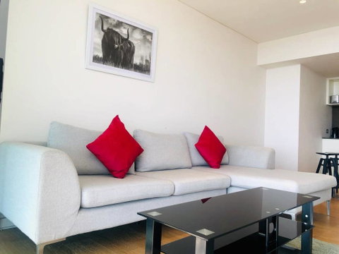 1Bed 1Study Apt With City View &NEW YEAR Firework - Palm Beach Accommodation 3