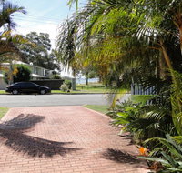 2 'Copacabana' 61 Sandy Point Road - cute unit with water views from the balcony - Palm Beach Accommodation