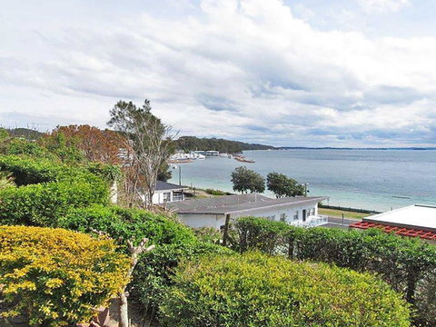 2 'Highpoint' 4 Magnus Street - Two Bedroom Unit Close To Nelson Bay CBD - Palm Beach Accommodation 2