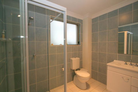 2/17 Jillamatong Street - Palm Beach Accommodation 3