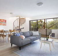 20 Booneroo - Walk To The Beach - Palm Beach Accommodation