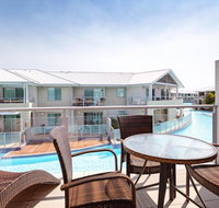 245 'Pacific Blue' 265 Sandy Point Rd - air conditioned unit with resort facilities and linen supplied - Palm Beach Accommodation