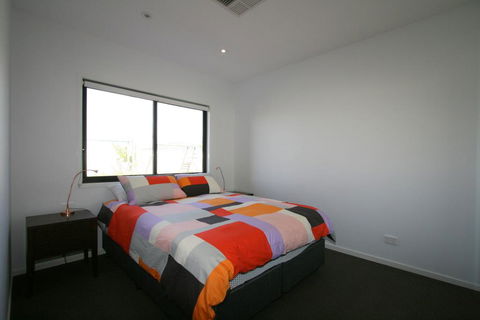 26 Twynam Street - Palm Beach Accommodation 2