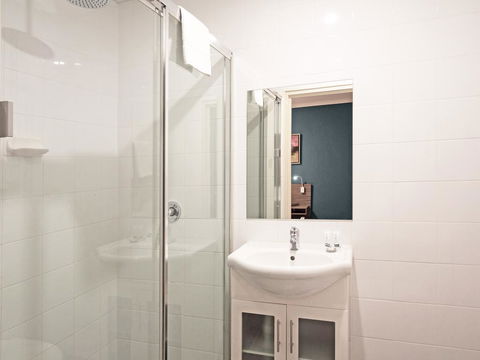 28 Hotel - Palm Beach Accommodation 2