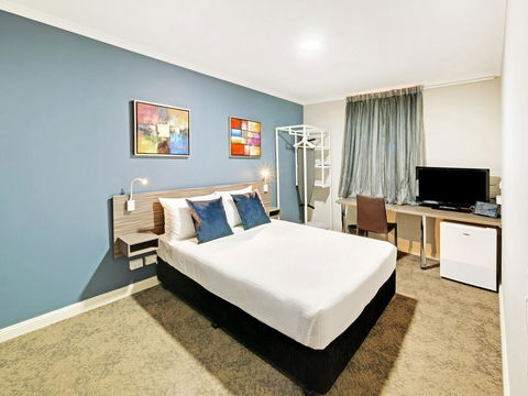 28 Hotel - Palm Beach Accommodation 3