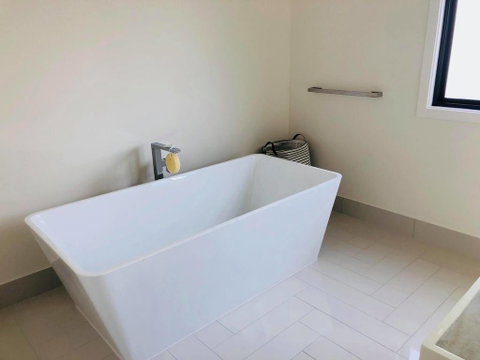 3 Bedroom Executive Luxury Beachside Townhouse - Palm Beach Accommodation 2