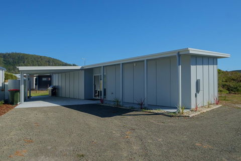 4 Redbill Drive - Palm Beach Accommodation 0