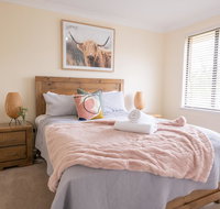 42 Rosemary Lane - Central Orange - Spacious Family Home - Quiet Lane - Palm Beach Accommodation