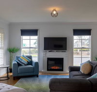 5 Bedroom Close to Beach and Moorpanyal Park - Palm Beach Accommodation