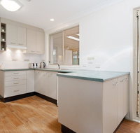 51 Rigney Street - pet friendly house with aircon - Palm Beach Accommodation