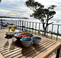 6 'SHOAL TOWERS' 11 SHOAL BAY RD - STUNNING WATER VIEWS  PERFECT LOCATION - Palm Beach Accommodation