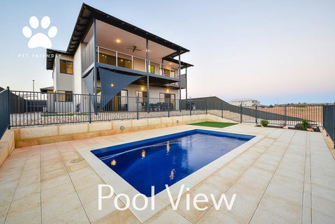 6 Corella Court - PRIVATE JETTY & POOL - Palm Beach Accommodation 0