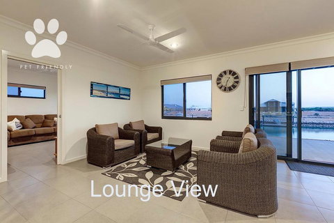 6 Corella Court - PRIVATE JETTY & POOL - Palm Beach Accommodation 3