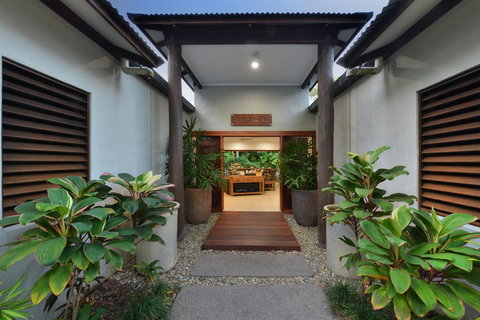 8 @ Sands - Palm Beach Accommodation 1