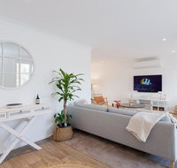 81 Horace St - WIFI and air conditioning - Palm Beach Accommodation