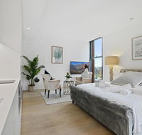 A Luxury home hidden in the Urban oasis - Palm Beach Accommodation